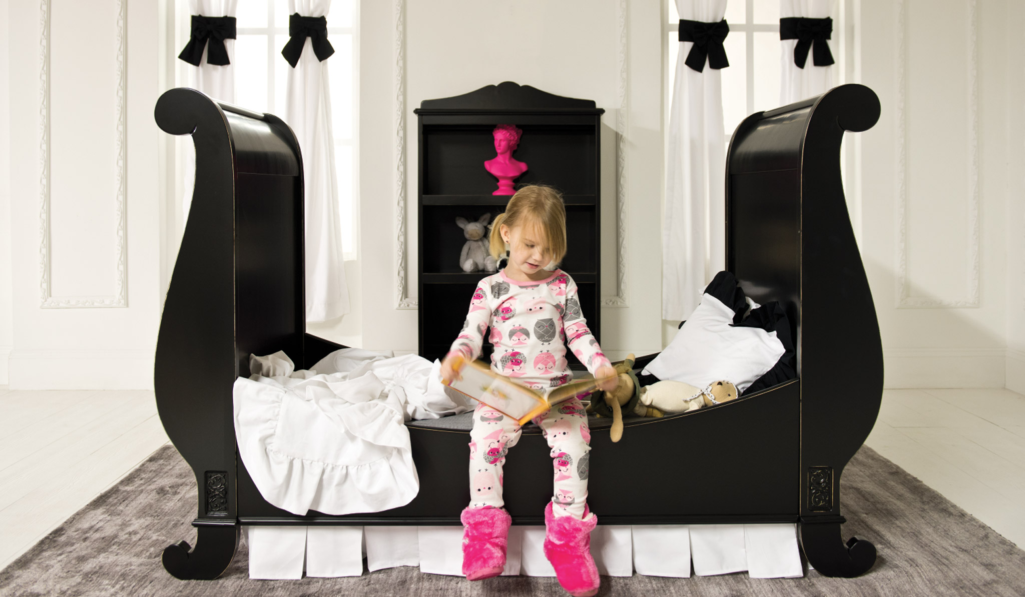 Bratt Decor Black Sleigh Toddler Bed